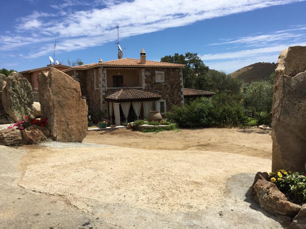 Il Giardino Di Daniela Bed & Breakfast San Teodoro  Exterior foto