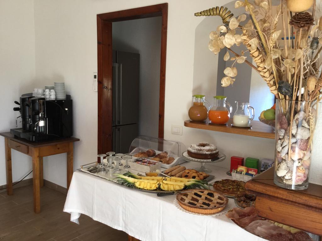 Il Giardino Di Daniela Bed & Breakfast San Teodoro  Exterior foto